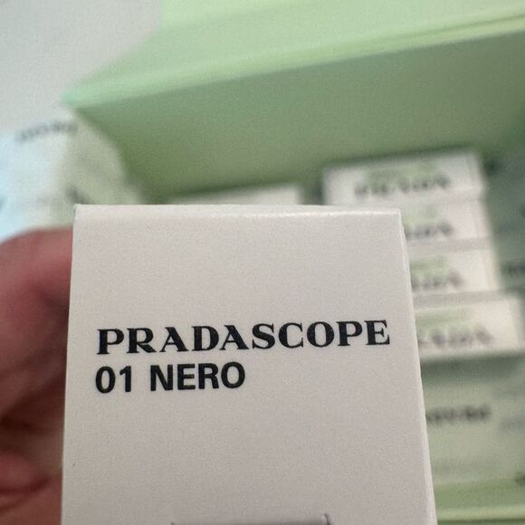 Prada make-up Set lip balm eyeshadow mascara - Picture 9 of 16